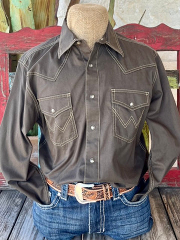 Men's Wrangler Long Sleeve in Olive, crafted from 100% Cotton with Dual Chest Pockets for practicality and style - 112356597. Available at Blair's Western Wear, Marble Falls, TX.